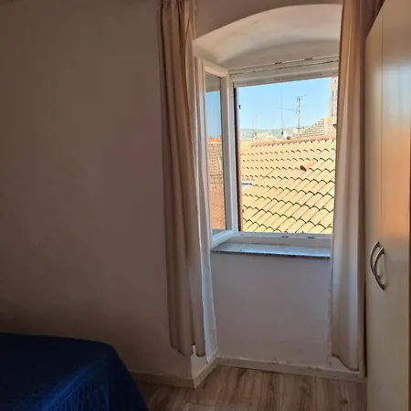 Tragurion Apartman *