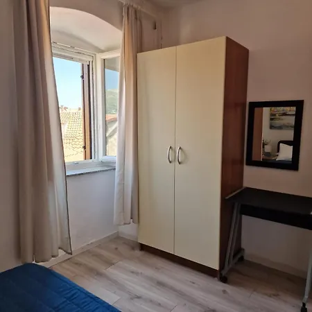 Tragurion Lägenhet Trogir